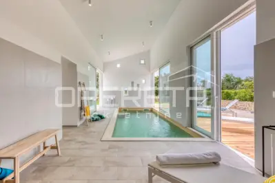 Prava mediteranska vila, 250 m², s pogledom na more i unutarnjim, grijanim bazeno - 22
