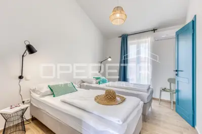 Prava mediteranska vila, 250 m², s pogledom na more i unutarnjim, grijanim bazeno - 17