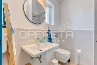 Prava mediteranska vila, 250 m², s pogledom na more i unutarnjim, grijanim bazeno - 13