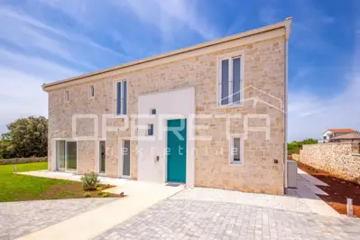 Prava mediteranska vila, 250 m², s pogledom na more i unutarnjim, grijanim bazeno - 2