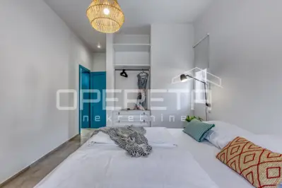 Prava mediteranska vila, 250 m², s pogledom na more i unutarnjim, grijanim bazeno - 15