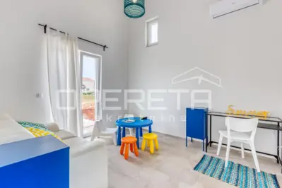 Prava mediteranska vila, 250 m², s pogledom na more i unutarnjim, grijanim bazeno - 20