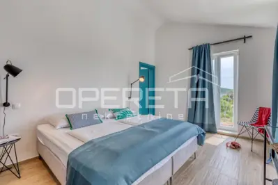 Prava mediteranska vila, 250 m², s pogledom na more i unutarnjim, grijanim bazeno - 12