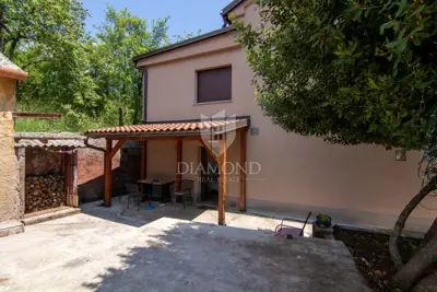 Semi-detached house in Lukeži, yard and proximity to Rijeka