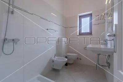House for sale in Kaštelir, 170 m² - 12