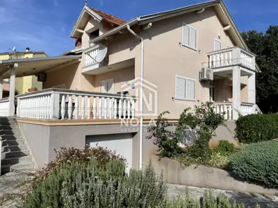 House in Vodice, 1,185 m² plot and large yard