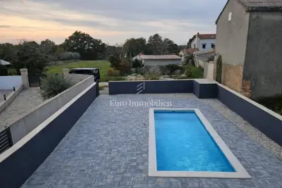 Kuća 88 m² u Žminju, privatni bazen i uređena okućnica - 13
