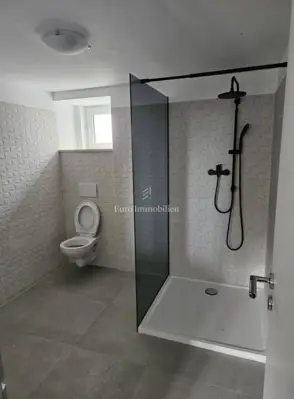 Kuća 88 m² u Žminju, privatni bazen i uređena okućnica - 10