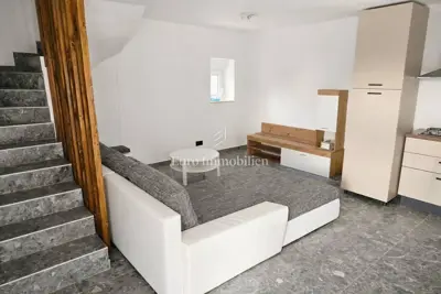 Kuća 88 m² u Žminju, privatni bazen i uređena okućnica - 3