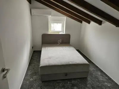 Kuća 88 m² u Žminju, privatni bazen i uređena okućnica - 7