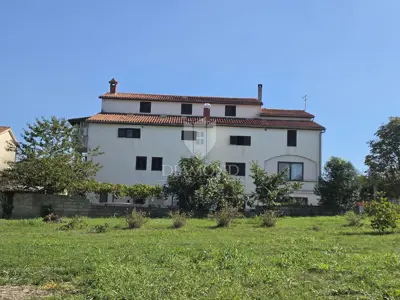 House 647 m², Poreč - investment potential - 2