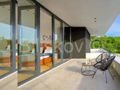 Zu verkaufen, Grožnjan, Luxus-Designervilla mit Swimmingpool, Parkplatz - 10