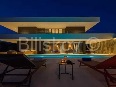 Zu verkaufen, Grožnjan, Luxus-Designervilla mit Swimmingpool, Parkplatz - 21