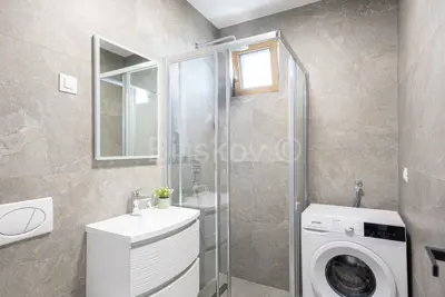 Stan 94 m², Pag, prvi red do mora i pogled na more - 8