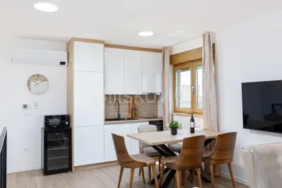 Stan 94 m², Pag, prvi red do mora i pogled na more - 2