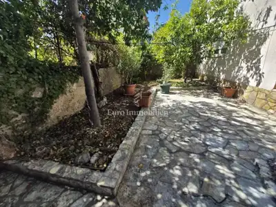 Kuća u Raslini, 125 m od mora, garaža i dvorište s grilom - 20
