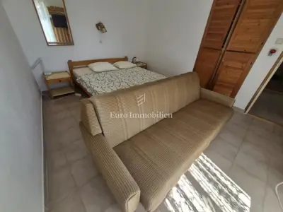 Kuća u Raslini, 125 m od mora, garaža i dvorište s grilom - 9