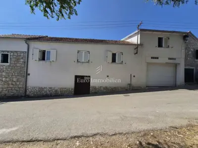Kuća u Raslini, 125 m od mora, garaža i dvorište s grilom - 21
