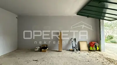 Garage zum Kauf in Pećine, 18 m²