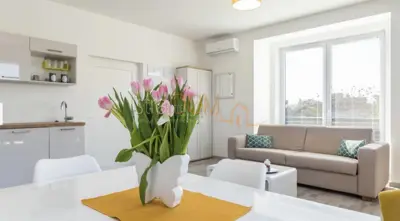 Kuća 440 m², Medulin - 6 apartmana i bazen - 8