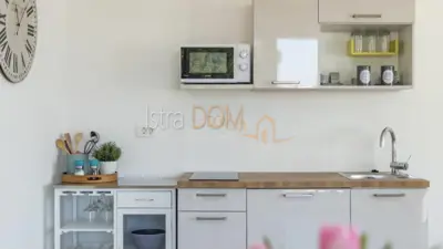 Kuća 440 m², Medulin - 6 apartmana i bazen - 7