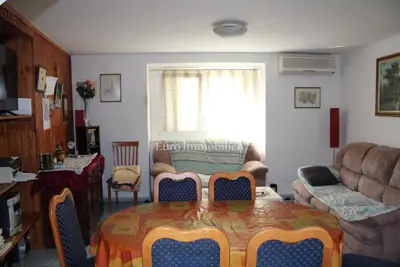 Kuća u Betini, blizu centra i tri apartmana - 5