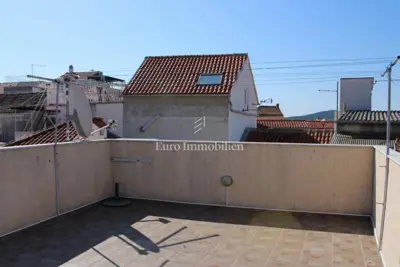 Kuća u Betini, blizu centra i tri apartmana - 20