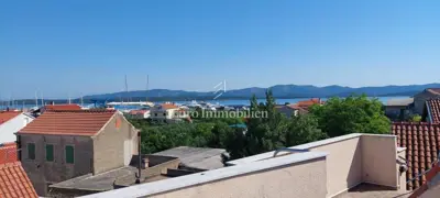 Kuća u Betini, blizu centra i tri apartmana - 2