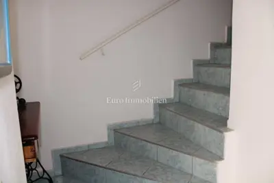 Kuća u Betini, blizu centra i tri apartmana - 8