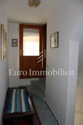 Kuća u Betini, blizu centra i tri apartmana - 13