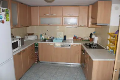Kuća u Betini, blizu centra i tri apartmana - 4