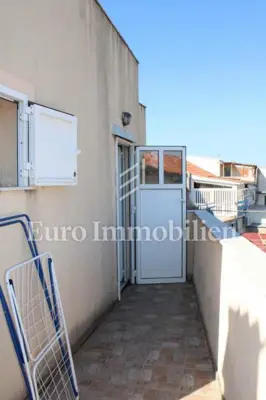 Kuća u Betini, blizu centra i tri apartmana - 19