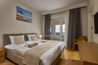 Vila sa bazenom i garažom, 1 km od mora - 22