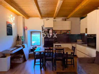 Kuća 175 m², Krnica - 2 km od mora, renovirana - 11