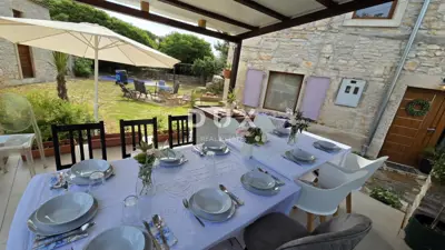 Kuća 175 m², Krnica - 2 km od mora, renovirana - 12