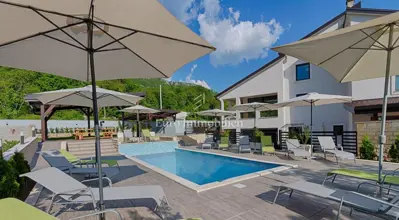 Villa 350 m² in Crikvenica, Innenpool und Sauna