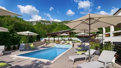 Vila 350 m² u Crikvenici, unutarnji bazen i sauna - 2