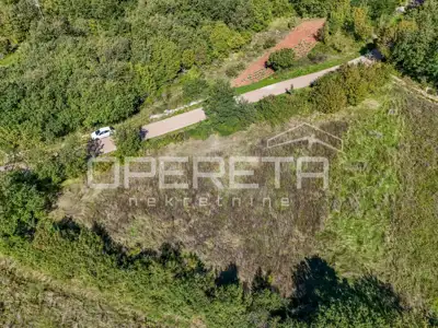 Zemljište 2.093 m², Sveti Lovreč - mirno selo kod plaža - 2