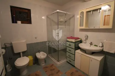 Labin, etaža kuće s 3 stana - 12