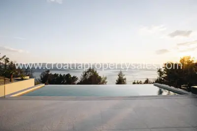 Vila 550 m², Omiš - prva linija do mora - 7