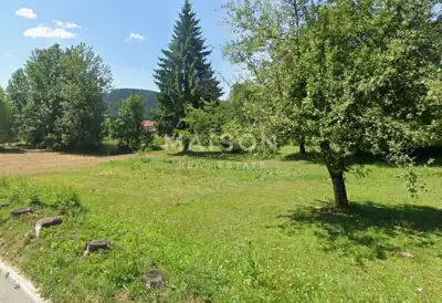 Građevinsko zemljište 1.800 m², Ravna Gora - centar