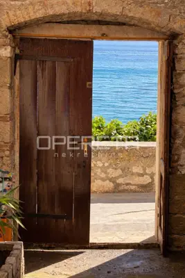 House 118 m², Komiža, first row to the sea - 3
