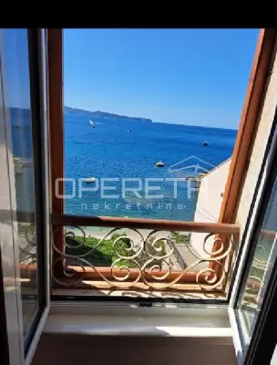 House 118 m², Komiža, first row to the sea - 14