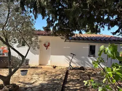 Kuća 51 m², Vodnjan - prizemnica na parceli 500 m²