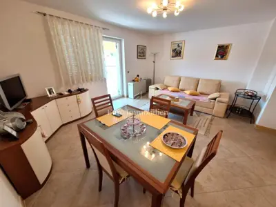Apartman 53 m², Malinska - 1 spavaća soba, lođa