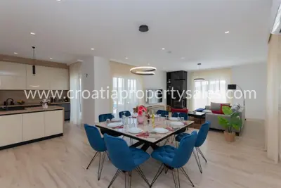 Vila 1200 m², Makarska - moderno uređena i opremljena - 8