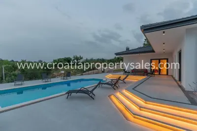 Vila 1200 m², Makarska - moderno uređena i opremljena - 3