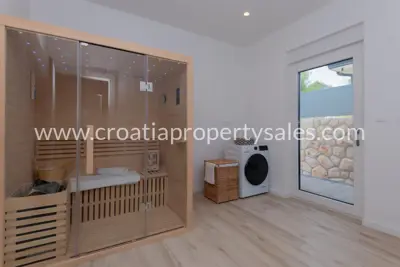 Vila 1200 m², Makarska - moderno uređena i opremljena - 9
