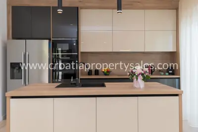 Vila 1200 m², Makarska - moderno uređena i opremljena - 7