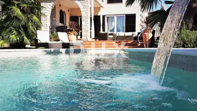 Istria, Umag - Unique villa with pool, first row to the sea - 20